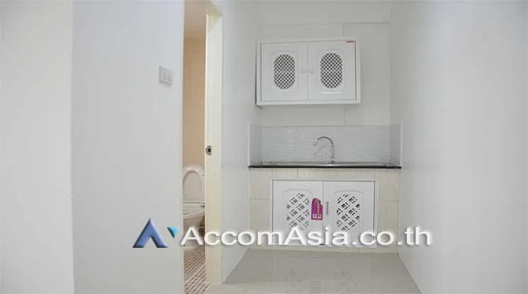 unit Office space For Rent in Sukhumvit, Bangkok  near BTS Phra khanong (AA14002)